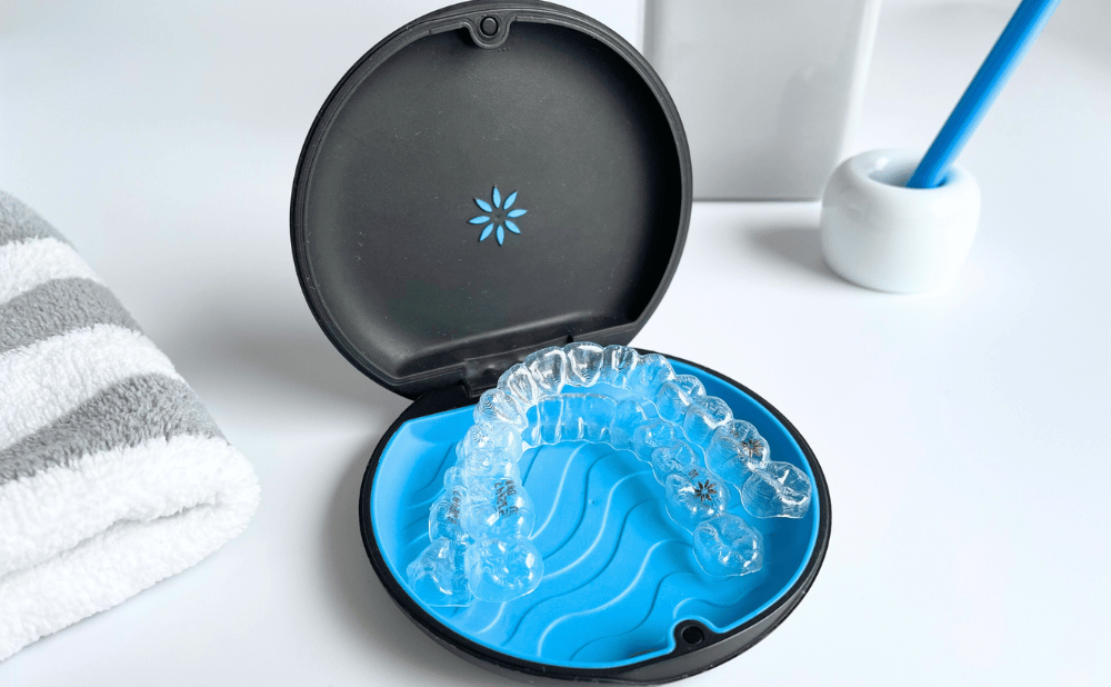 インビザラインで奥歯がぱかぱか・浮く原因と対処法