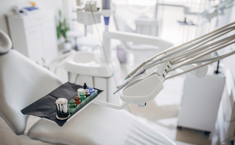 インビザライン装着後の奥歯のぱかぱか感・浮く症状まとめ